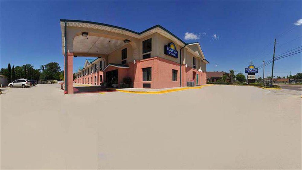 Days Inn By Wyndham Panama City/Callaway Екстер'єр фото
