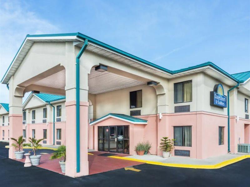 Days Inn By Wyndham Panama City/Callaway Екстер'єр фото