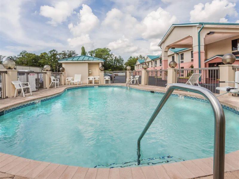 Days Inn By Wyndham Panama City/Callaway Екстер'єр фото