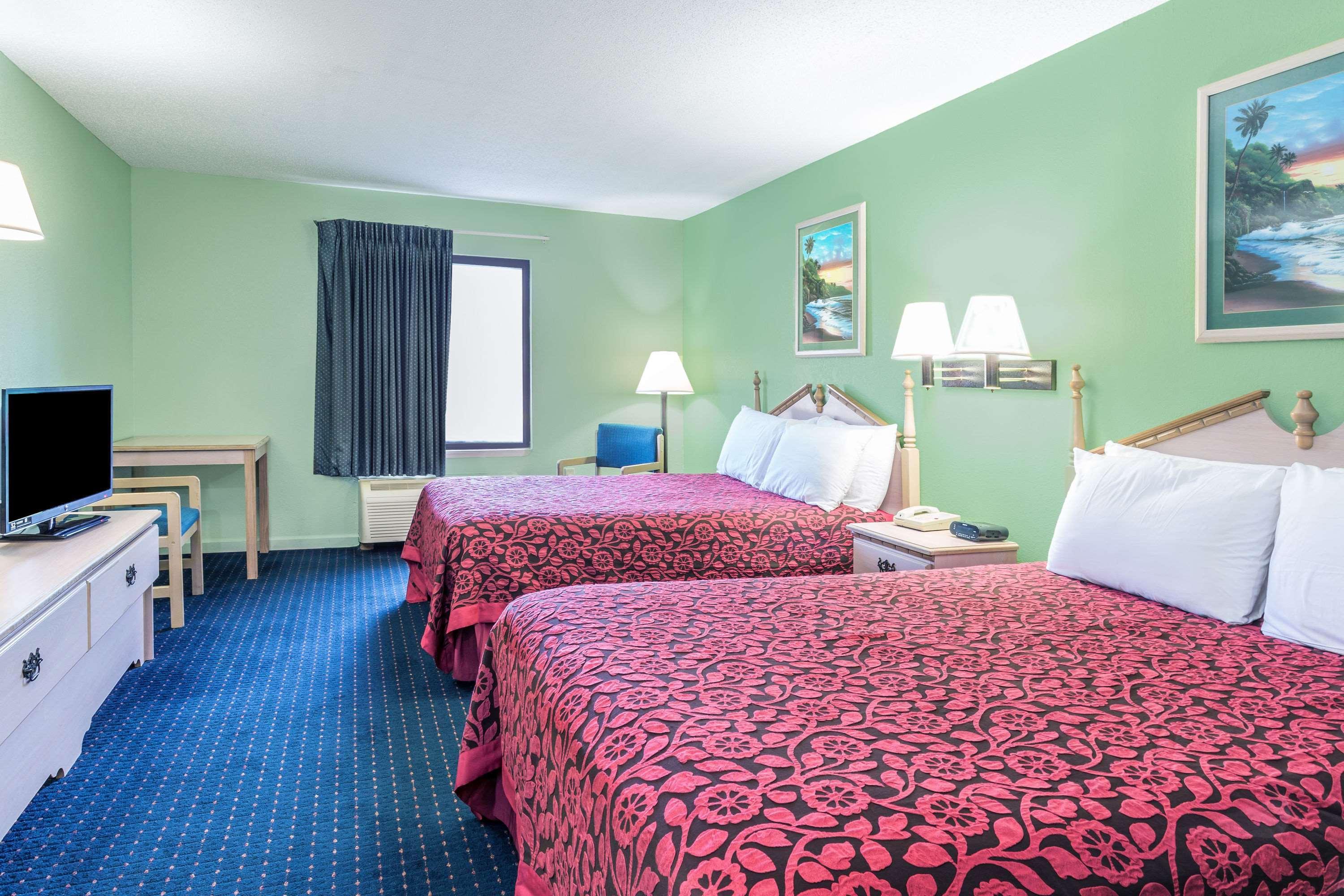 Days Inn By Wyndham Panama City/Callaway Екстер'єр фото