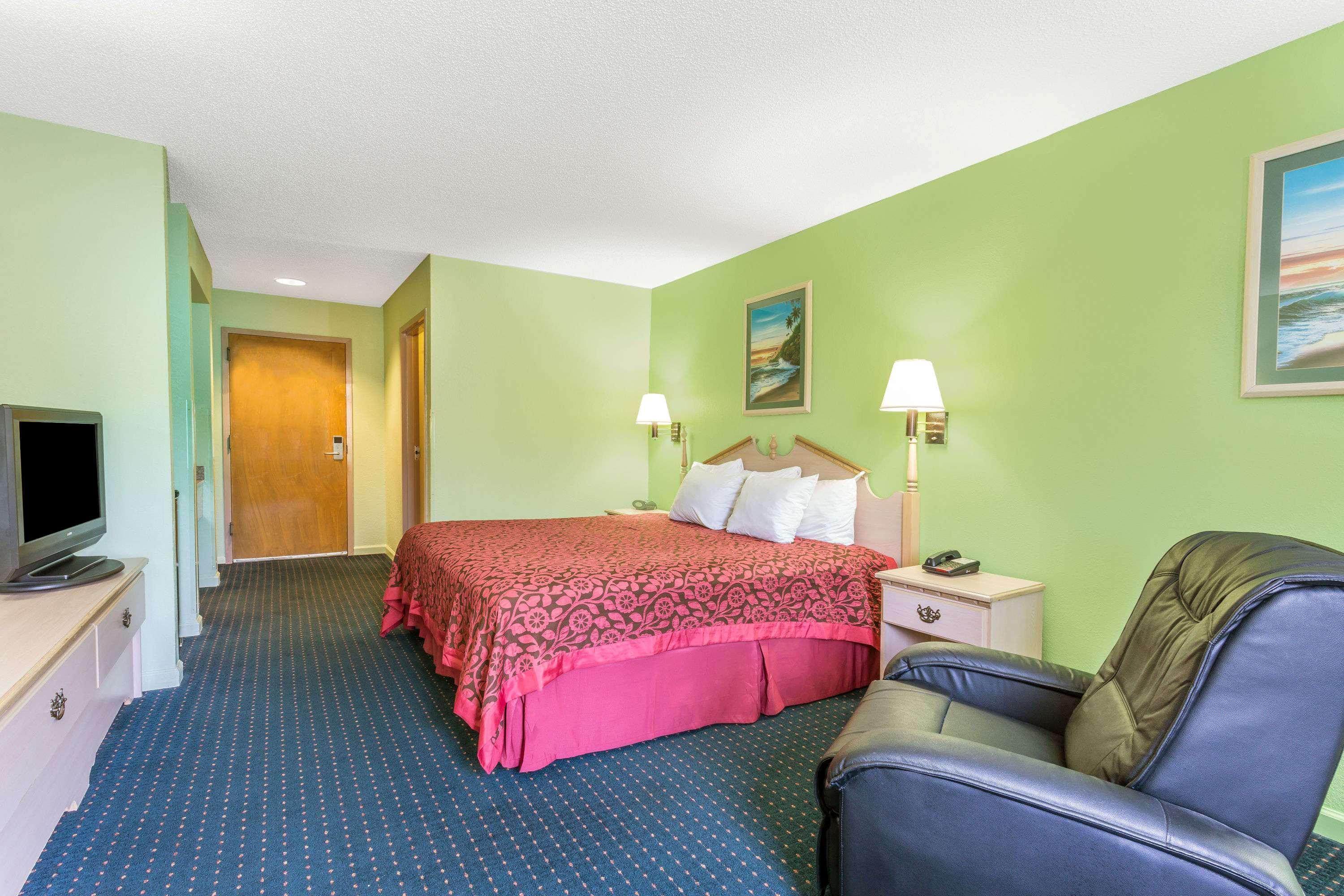Days Inn By Wyndham Panama City/Callaway Екстер'єр фото