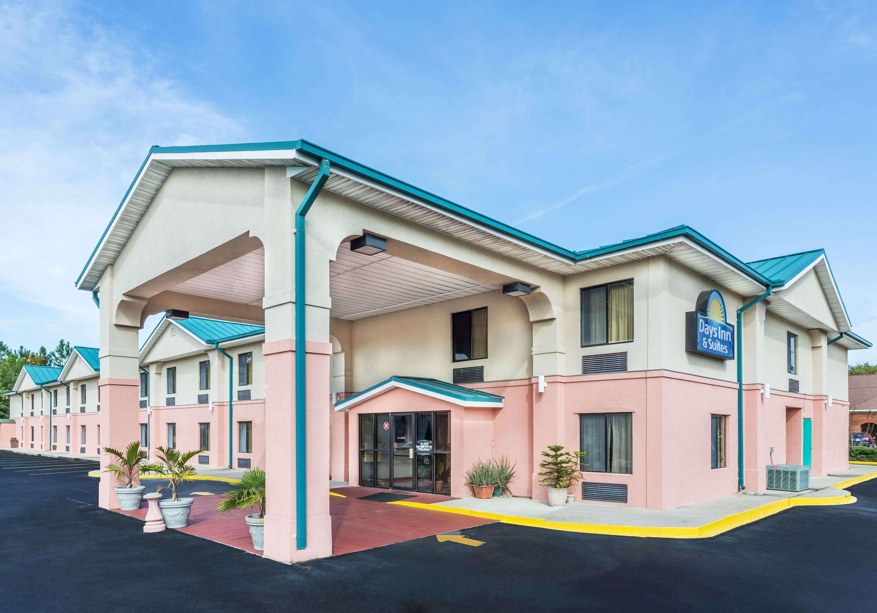 Days Inn By Wyndham Panama City/Callaway Екстер'єр фото