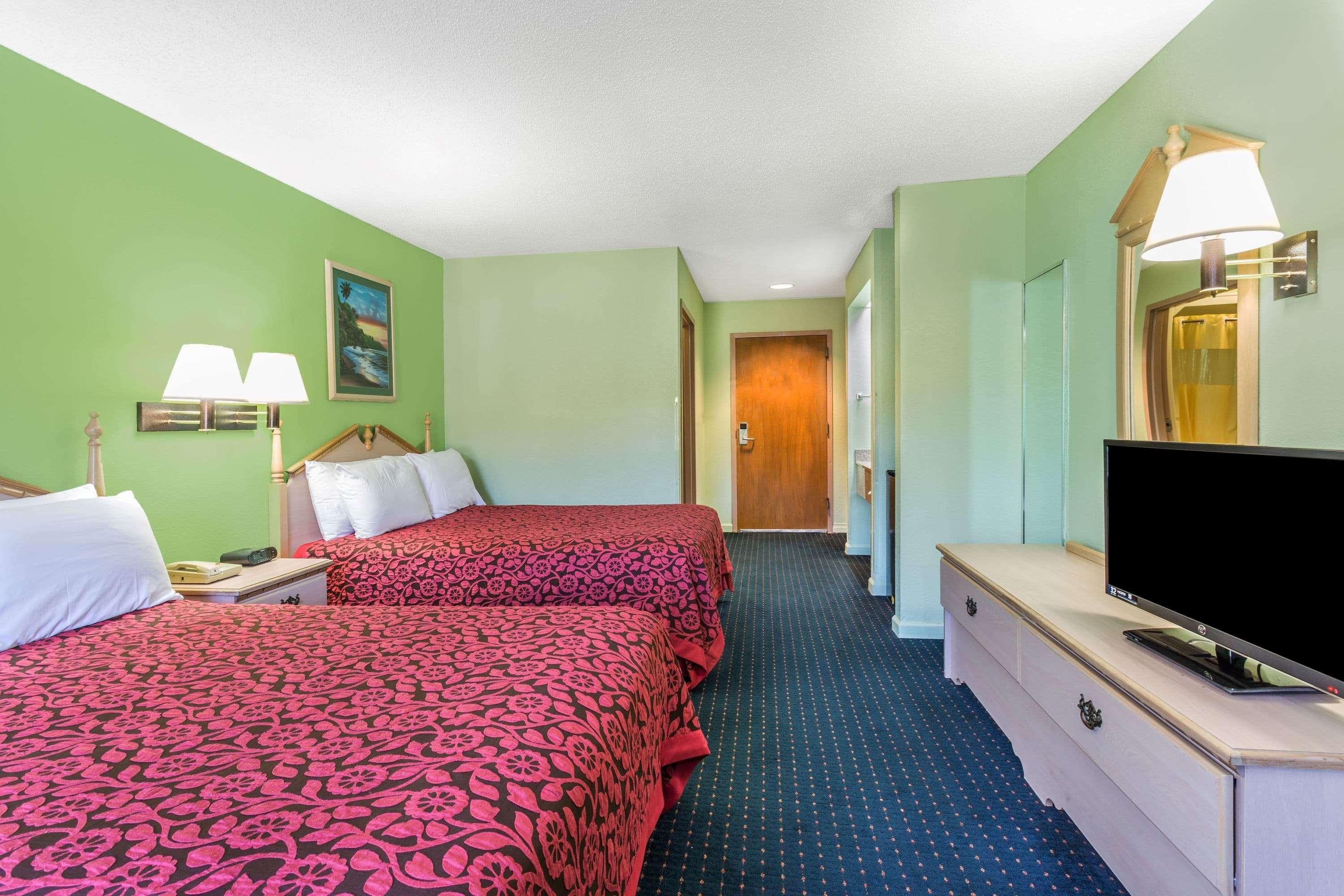 Days Inn By Wyndham Panama City/Callaway Екстер'єр фото