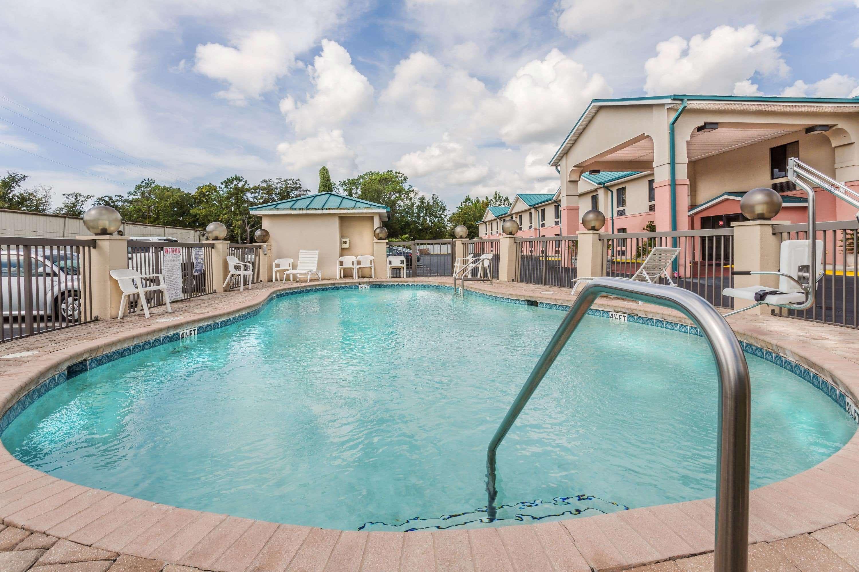 Days Inn By Wyndham Panama City/Callaway Екстер'єр фото