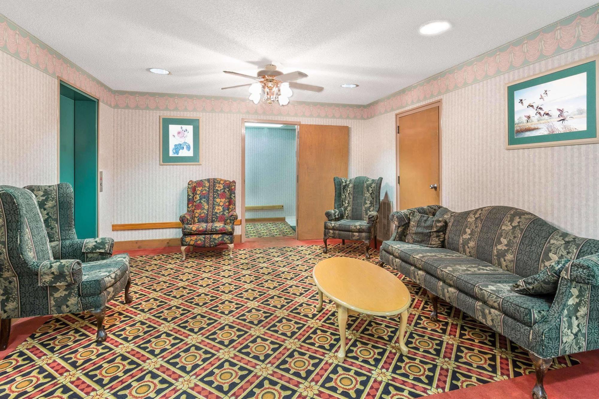 Days Inn By Wyndham Panama City/Callaway Екстер'єр фото