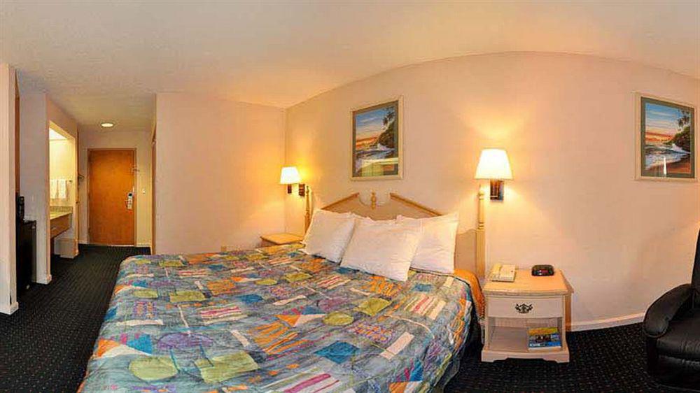 Days Inn By Wyndham Panama City/Callaway Екстер'єр фото